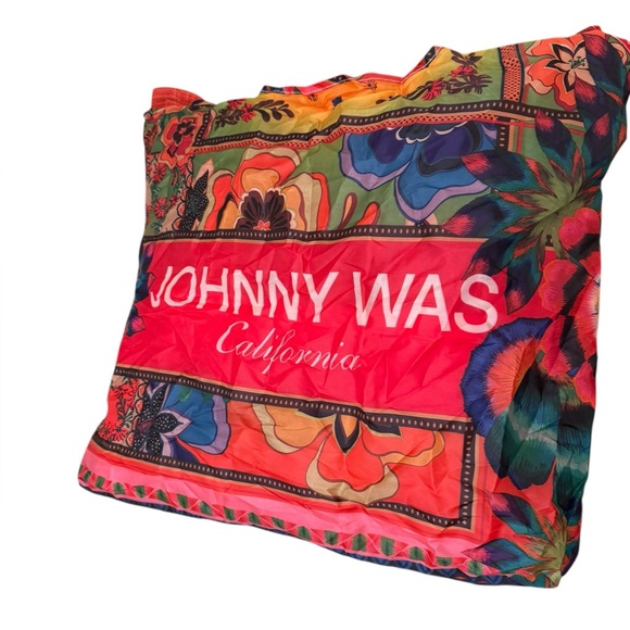 Johnny Was Reusable Nylon
Shopping Tote in Vibrant Floral Design. NWT - Picture 4 of 7